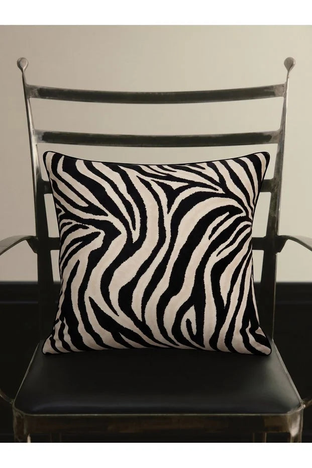 Zora Zebra 45x45 cm Kırlent Kılıfı