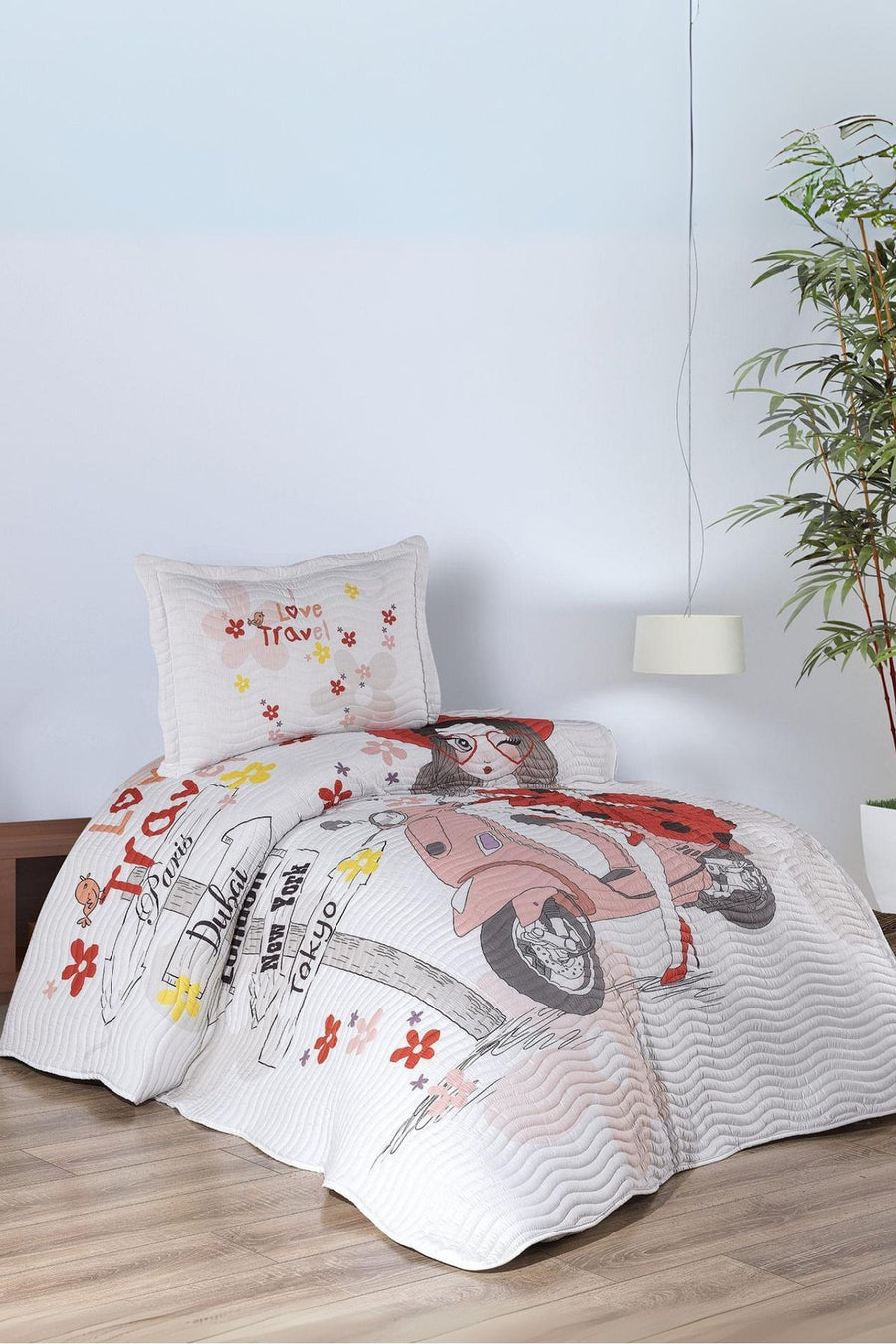 Gezgin Kız Yatak Örtüsü Takımı